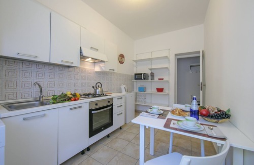 Ispra Apartment | Casa Al Caprifoglio - Ispra Apartment 600m From Beach, Ispra, Italy