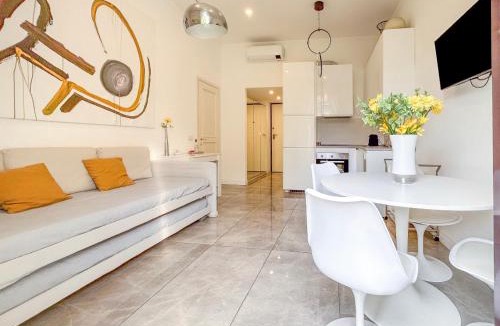 Tre Torri Apartment | Casa Alberto da Giussano, elegante bilocale in centro con balcone sul parco
