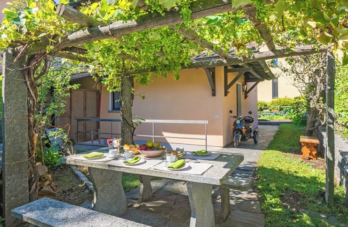 Losone House | Casa Ana 1 with Garden & Parking for 3, Losone, Switzerland