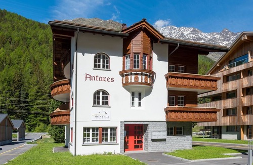 Saas Grund Apartment | Casa Antares – Montela Holiday Stay Appartement/Fewo by Interhome