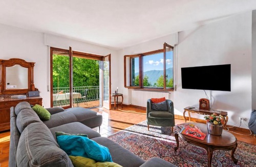 Porto Valtravaglia Villa | Casa Antonia: Lake Maggiore Villa with Private pool - Happy Rentals