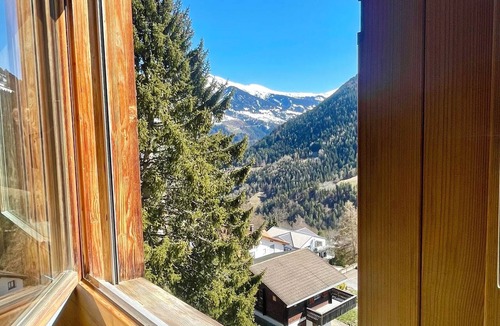 Malix Ski Chalet | CASA FORTUNA | Entire 3-Story Mountain House with Garden & Panoramic View