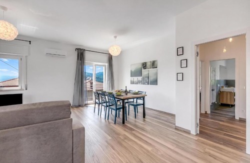 Gemonio Villa | Casa Tramonti: Mountain-View with Terrace Dining - Happy Rentals