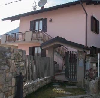 Gazzaniga House | casa vacanze al paesello