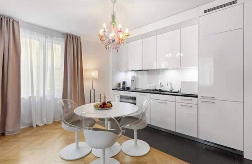 Center Apartment | Central | Prime Location | Air Conditioning | Free Parking