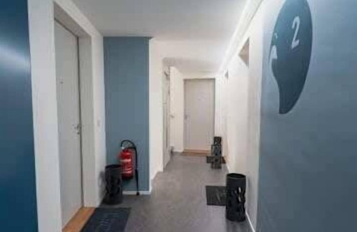 St. Gallen Apartment | Central St. Gallen Studio (brown): Fast WiFi & kitchen for shared use