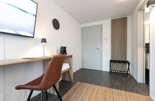 St. Gallen Apartment | Central St. Gallen Studio (green): Fast WiFi & kitchen for shared use