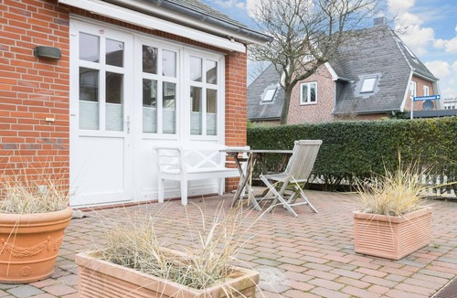 Westerland Apartment | Central vacation apartment for up to 4 people with terrace and wellness area.