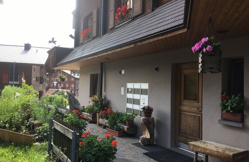 Wengen Apartment | Chäs-Gruebi Wohnung Hase, 3. Stock by Interhome