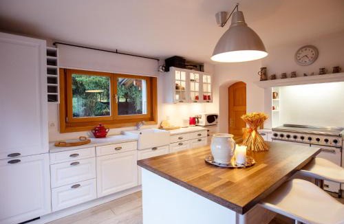Villars-sur-Ollon Ski Chalet | Chalet Chalet Le Haut Pré by Interhome