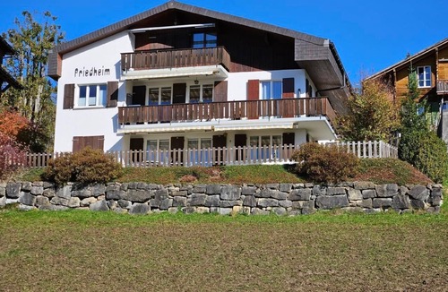 Bangerten House | Chalet Friedheim with large garden