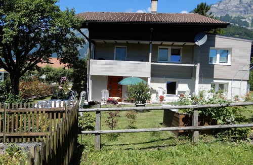 Brienz Apartment | Chalet Herenhuet 1 - Beautiful Garden Apartment Near Lake Brienz