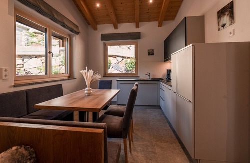 Rifiano Ski Chalet | Chalet Hortensie: Romantisches Chalet mit Garten und Weinlaube