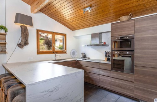 Riddes Ski Chalet | Chalet Nicolas - Five Bedroom Chalet, Sleeps 12