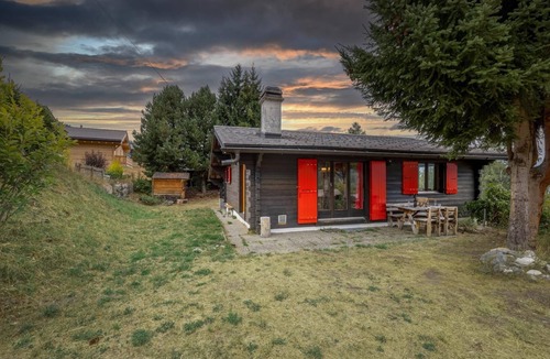 Riddes Ski Chalet | Chalet Nicolas - Five Bedroom Chalet, Sleeps 12