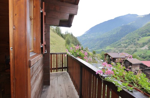 Bister Ski Chalet | Chalet Steps from Slopes