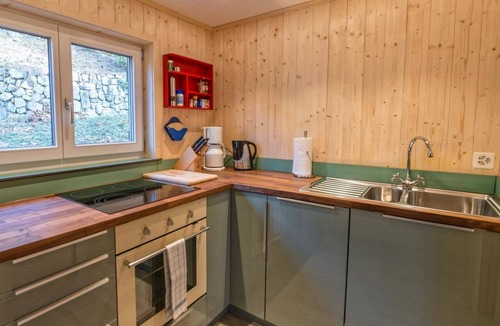 Arosa Apartment | Chalet Zuflucht Appartement/Fewo, Bad, WC, 9-Bettwohnung by Interhome