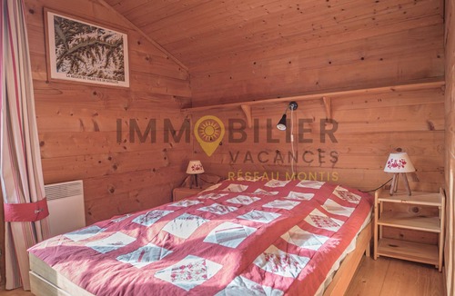 St. Luc Ski Chalet | Charmant chalet individuel situé dans le bas du village de St-Luc, idéal pour 4 à 6 personnes. Avec