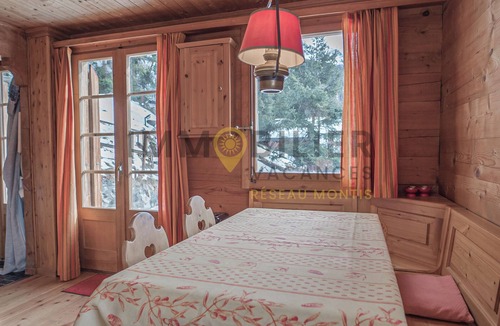 St. Luc Ski Chalet | Charmant chalet individuel situé dans le bas du village de St-Luc, idéal pour 4 à 6 personnes. Avec