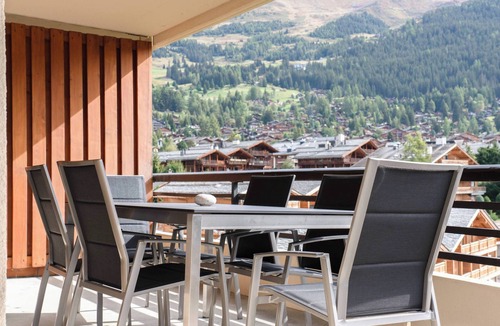 Verbier Apartment | Charming 4* Superior apartment with parking and shops nearby
