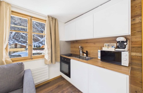 Randa Apartment | Charming Alpine Apartment 15 Min from Zermatt