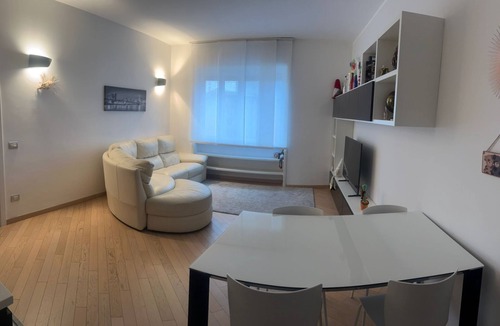 Loreto Apartment | City CENTER apartment! SUBWAY UNDER THE HOUSE!