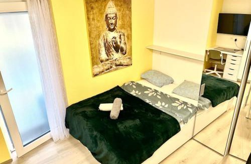 Alt-Wiedikon Apartment | City Center Zurich Downtown Studio with Balcony Erlach - Self Checkin