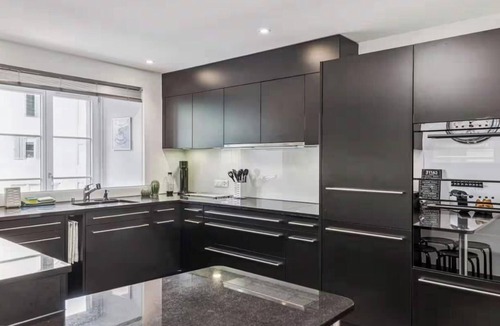 Hochschulen Apartment | COMBINING TIMELESS ELEGANCE, DESIGNER INTERIORS & AN UNRIVALED LOCATION-OLD TOWN