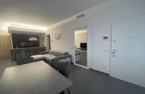 Rho Apartment | Comfortable and stylishly designed, three-room apartment convenient to Rho fiera and Milan