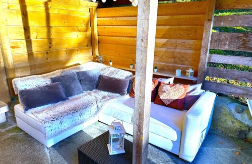 Sigriswil Cabin | Concierge, Idyllic farm cabin by SwissHut