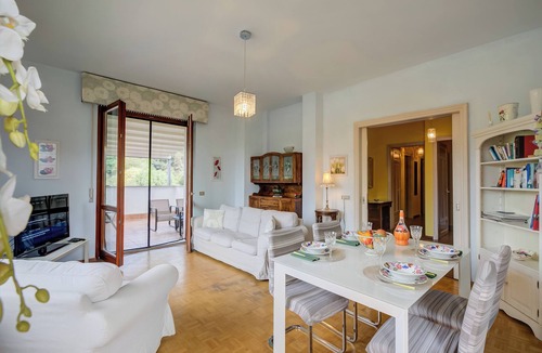 Monvalle Apartment | Connie's Apartment Modern 2BR, Private garden, Mountain Views in Monvalle, Monvalle, Italy