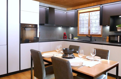 Blenio Apartment | Cosy apartment for 4 people with WIFI, TV, patio and pets allowed