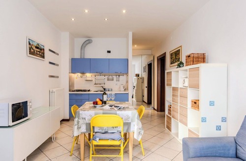 Como Apartment | Cosy apartment for 2 people with WIFI, patio, pets allowed and panoramic view