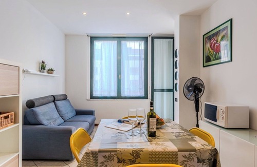 Como Apartment | Cosy apartment for 2 people with WIFI, patio, pets allowed and panoramic view