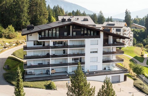 Laax Apartment | Cosy apartment for 4 people with WIFI, TV, terrace, pets allowed and panoramic view