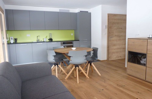 Leytron Apartment | Cosy apartment for 4 guests with WIFI, TV and balcony