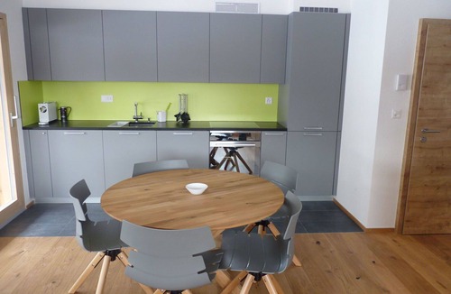 Leytron Apartment | Cosy apartment for 4 guests with WIFI, TV and balcony