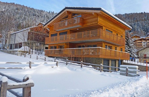 Leytron Apartment | Cosy apartment for 4 guests with WIFI, TV and balcony