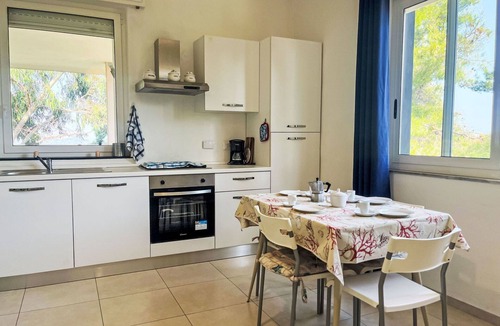 Civezza Apartment | Cosy apartment for 4 guests with WIFI, pool, TV, patio and panoramic view