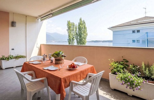 Sarnico Apartment | Cosy apartment for 4 guests with WIFI, A/C, TV and terrace