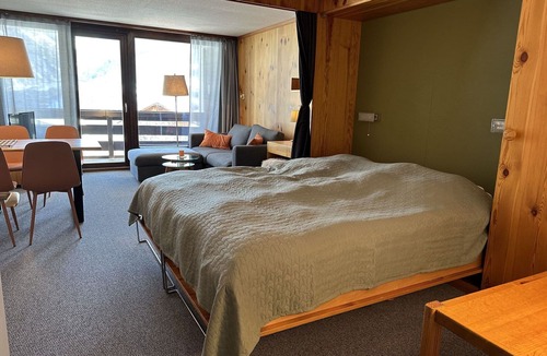 Acletta Apartment | Cosy apartment for 4 guests with WIFI, pool, TV, balcony and panoramic view