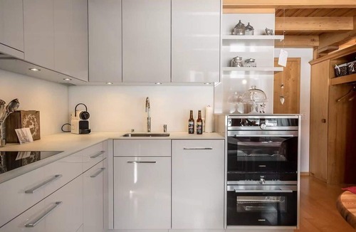 Lenk Apartment | Cosy apartment for 4 guests with internet and balcony