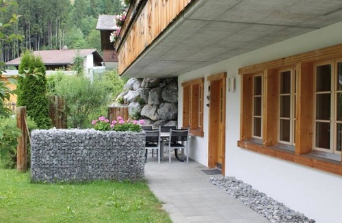 Lenk Apartment | Cosy apartment for 4 people with WIFI, TV and balcony