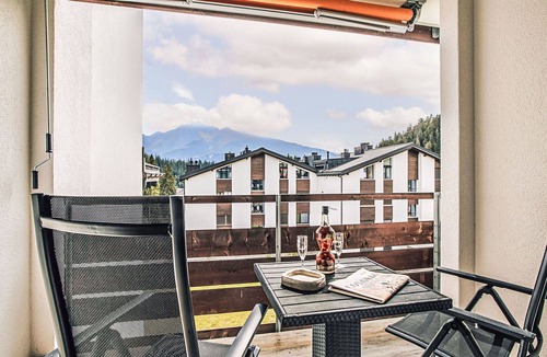 Laax Apartment | Cosy apartment for 5 people with pool, WIFI, TV and balcony
