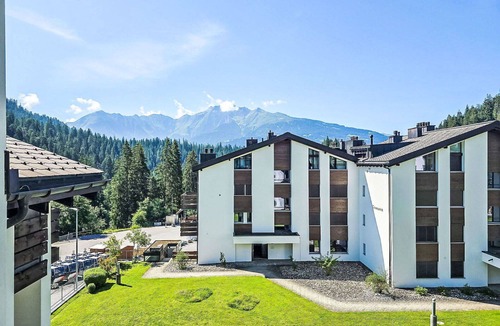 Laax Apartment | Cosy apartment for 5 people with pool, WIFI, TV and balcony