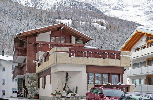 Saas Grund Apartment | Cosy apartment for 6 people with WIFI, TV and balcony