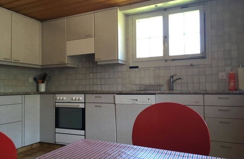 Lenk Apartment | Cosy apartment for 6 people with TV, balcony and pets allowed