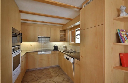 Lenk Apartment | Cosy apartment for 6 people with WIFI, TV and balcony