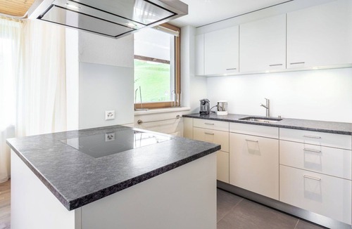 Laax Apartment | Cosy apartment for 7 people with TV, balcony, pets allowed and panoramic view