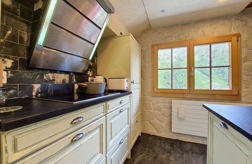 Arolla Apartment | Cosy apartment for 8 guests with WIFI, TV, balcony, pets allowed and panoramic view